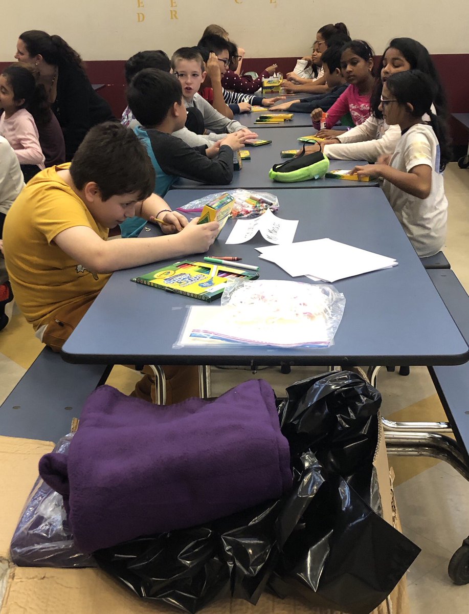 msmancuso5's tweet photo. We love helping others! We’re excited for our Blankets of Hope program! #msmancuso @NHPGCP  @NHPRoadSchool https://t.co/Ng9b741FfD