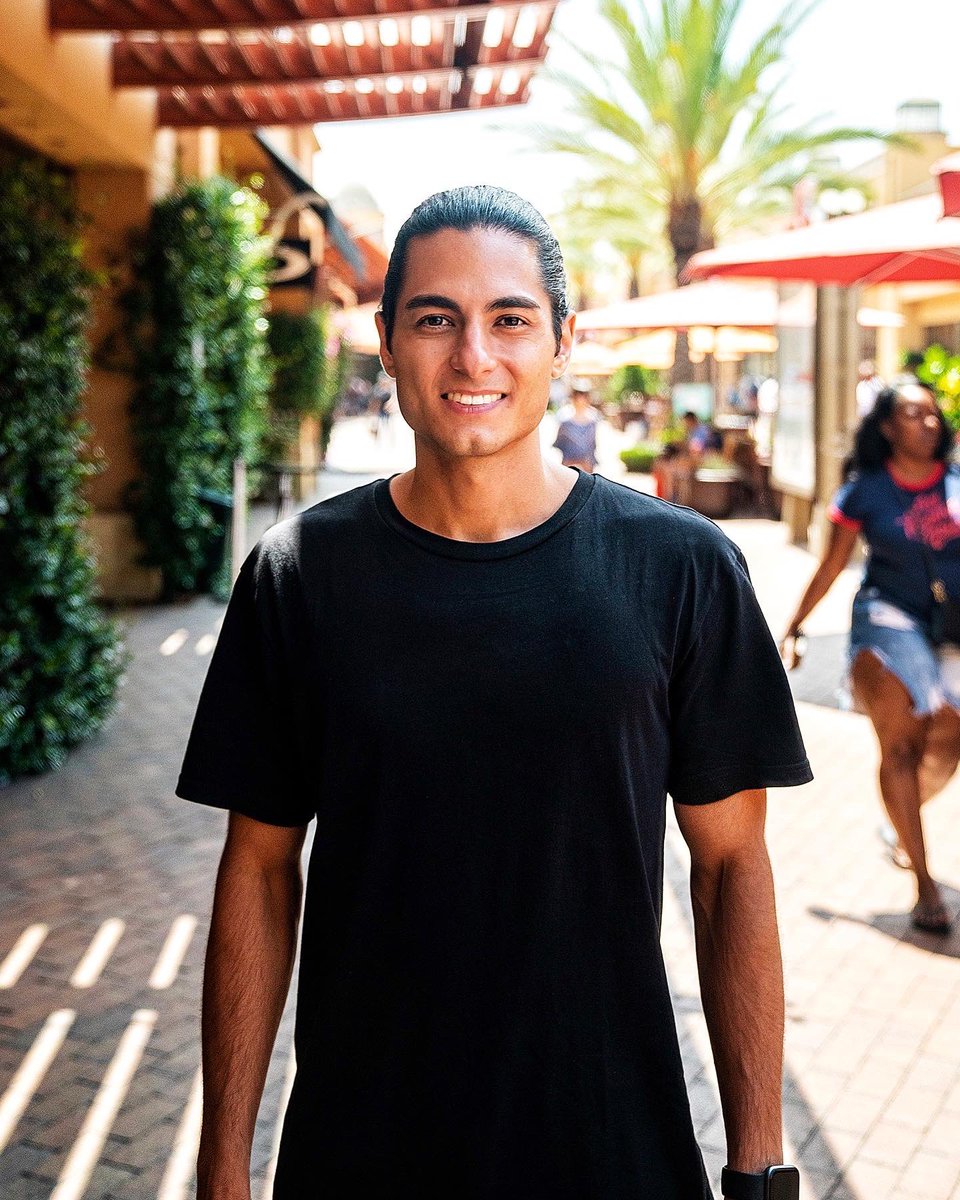 olcaysworld's tweet photo. city of smiles ♥️✨• 3 pictures - 3 days of filming in Los Angeles: To smile, or not to smile, that is the question. Well, I definitely prefer smiling! That’s always the first thing I do, when I wake up and start my day. How about you? • #lax #california #losangeles #hollywood https://t.co/pE9zkSsdIg