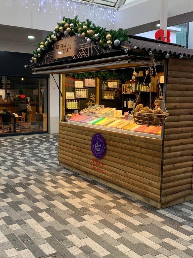weare_woking's tweet photo. Experience the Wonder of Woking Christmas Market 🎄 
Situated at @WokingShopping, the Christmas Market is free and accessible to all. Enjoy over 15 festive chalets right up until 6pm on Christmas Eve ❄️ 🎅  For more information 👉  https://t.co/ZqaEWnMAdW #WeAreWoking https://t.co/KlwFuL17Yn