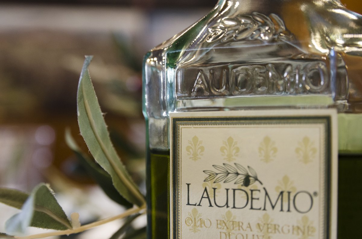 Are you looking for the perfect Christmas gift?
Here it is! 🎁
Discover the world of Laudemio  ➡️ laudemio.it

#laudemiolivoil #laudemio #oil #olioevo #oliotoscano #olioextraverginedioliva #tuscanyexperience #perfectgift #christmasgift #regalodinatale