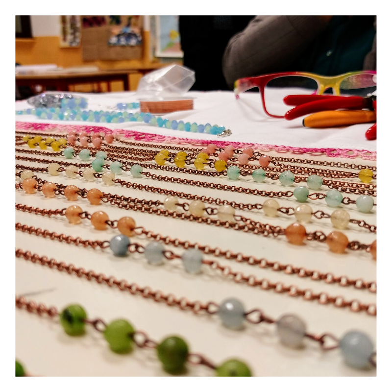UTL_Milano's tweet photo. 💎 Siamo tornati a fare visita alla classe di Crea i tuoi bijoux, ecco le ultime creazioni degli allievi.

A febbraio inizia il nuovo corso base a #Milano, iscriviti ora e impara a realizzare accessori unici!
https://t.co/eXRbHidAms https://t.co/EAra4PDTcp