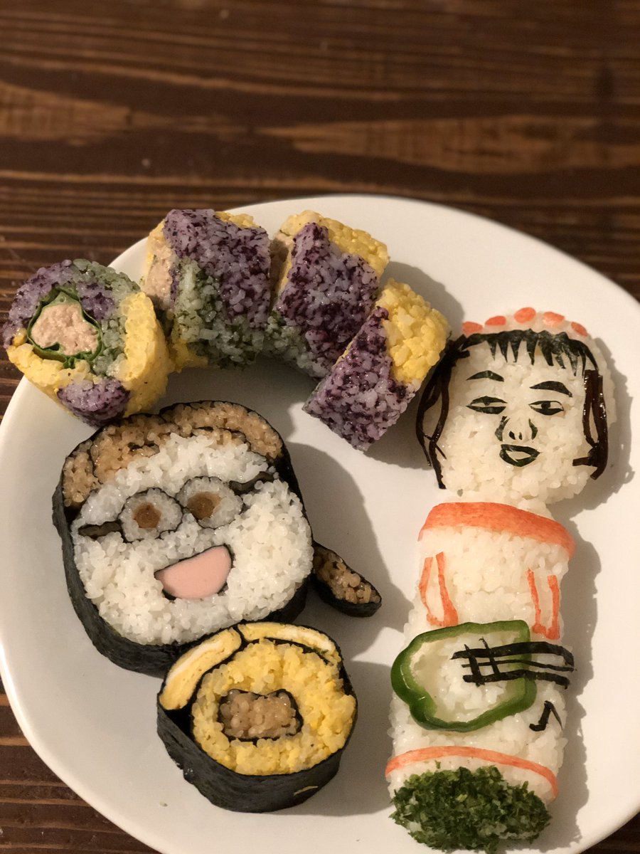 kaco5's tweet image. 生日快樂！
@CosmosFunQ 
@CosmosPeople 
#kokeshi貝斯手
#方Q壽司
#rainbowroll