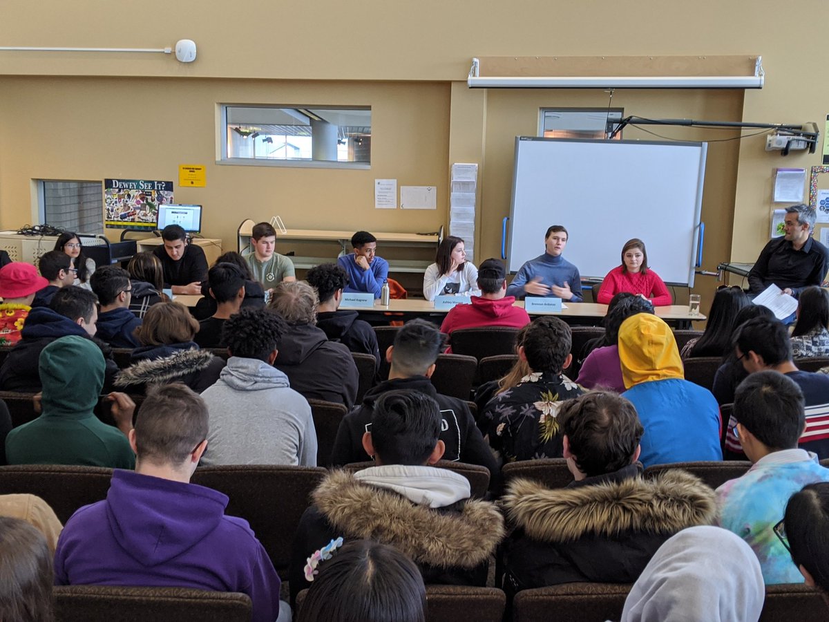 ldhmrlind's tweet photo. LDH Grad Panel feat. 8 LDH alumni sharing their post-secondary experiences with current grade 12s. Awesome event! Thanks @LDHLibrary for hosting. 🎒🤓 https://t.co/1rTQ3PpAQ3