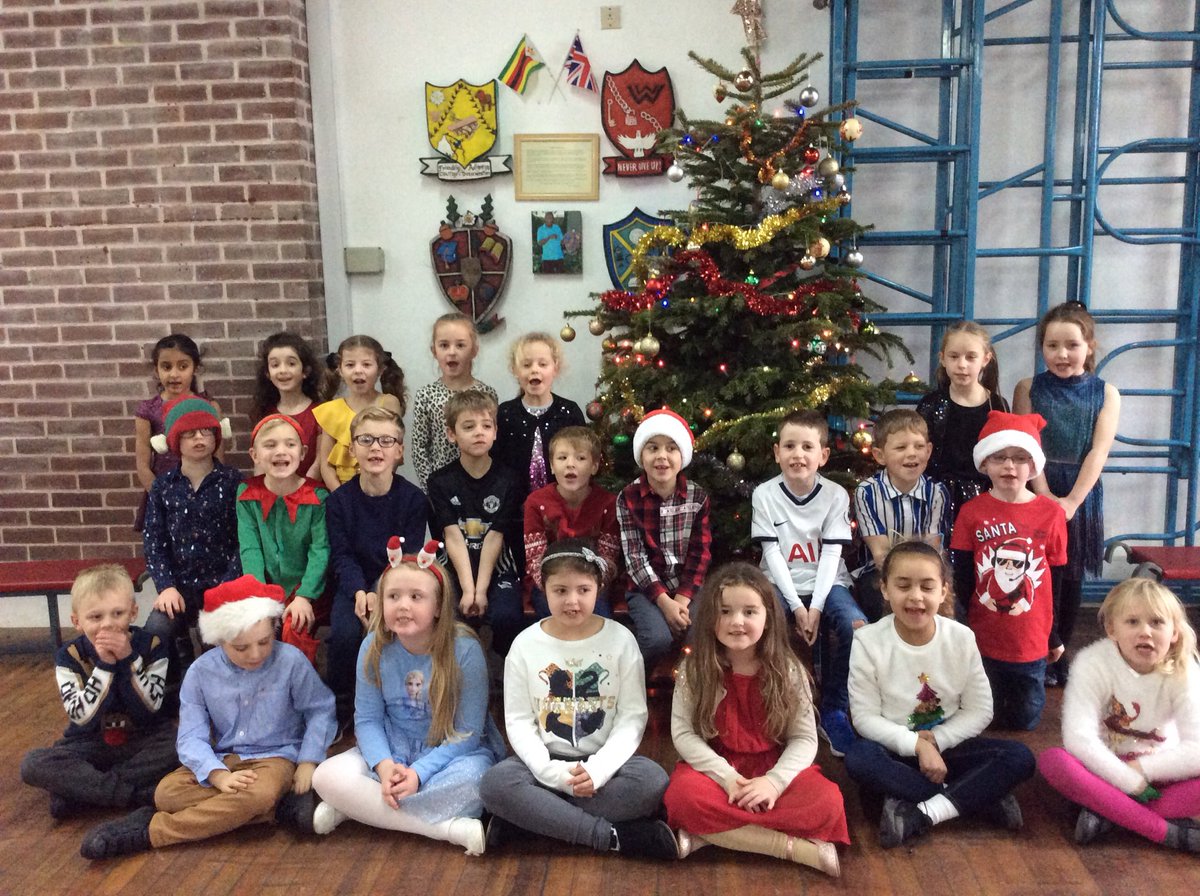 Class 2M had lots of fun at their Christmas Party.