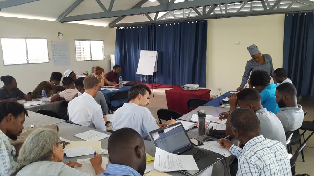 ambafranceht's tweet image. Retour en images sur l&apos;atelier de formation initiale avec les associations haïtiennes lauréates du fonds 🇫🇷 d&apos;appui à la société civile #PISCCA, animée par @ONGIDpoitiers  les 6, 7 et 8 novembre derniers. #Coopération #Haïti