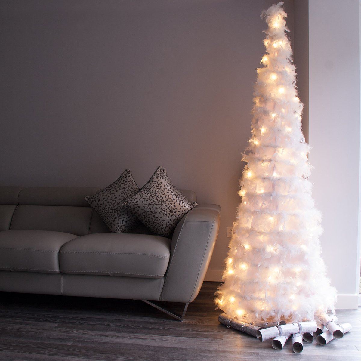 £15 off our 6 foot Pre-lit White Feathered Christmas Tree - £99.99. Once it's gone, it's gone! bit.ly/38HIoSd