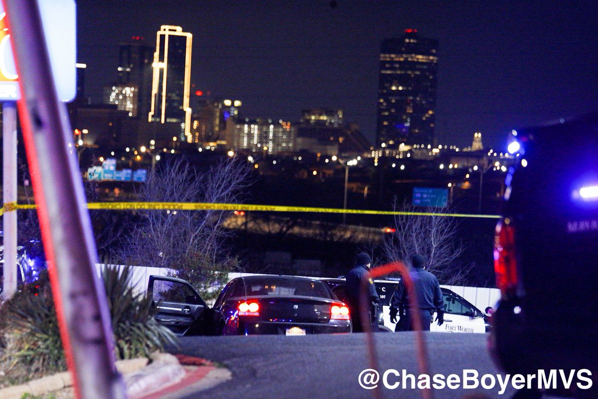 newsphotogchase's tweet photo. #BREAKING An early morning shooting in Central Fort Worth has left a man dead in a motel parking lot. Homicide detectives are continuing to investigate what lead up to the shooting. @MVSDFW #MVSDFW #DFWNews https://t.co/j79Vdf028g