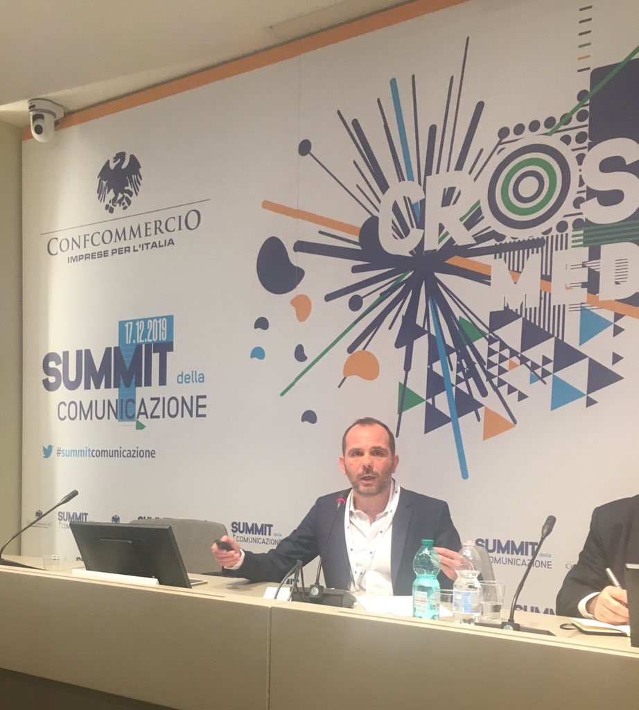.<a href="/AndreaMinuz/">andrea minuz</a> al #summitcomunicazione <a href="/Confcommercio/">Confcommercio</a> sempre brillante il professore che ci racconta come la televisione fa aumentare la visibilità a chi sta anche sui social <a href="/SergioDeLuca_/">Sergio De Luca</a> <a href="/LucaLaMesa/">Luca La Mesa</a> <a href="/lucfontana/">Luciano  Fontana</a> <a href="/masechi/">Mario Sechi</a> @