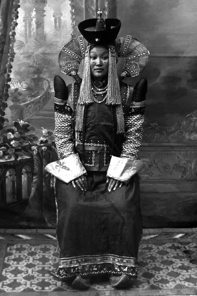 Дагалцаяаа рт хийгээд түгээгээд өгөөч энэ сайхан зургийг дагалцсан хүмүүстээ зориулж өнөө орой  тайлбар хийж өгнөө. Баярлалаа.