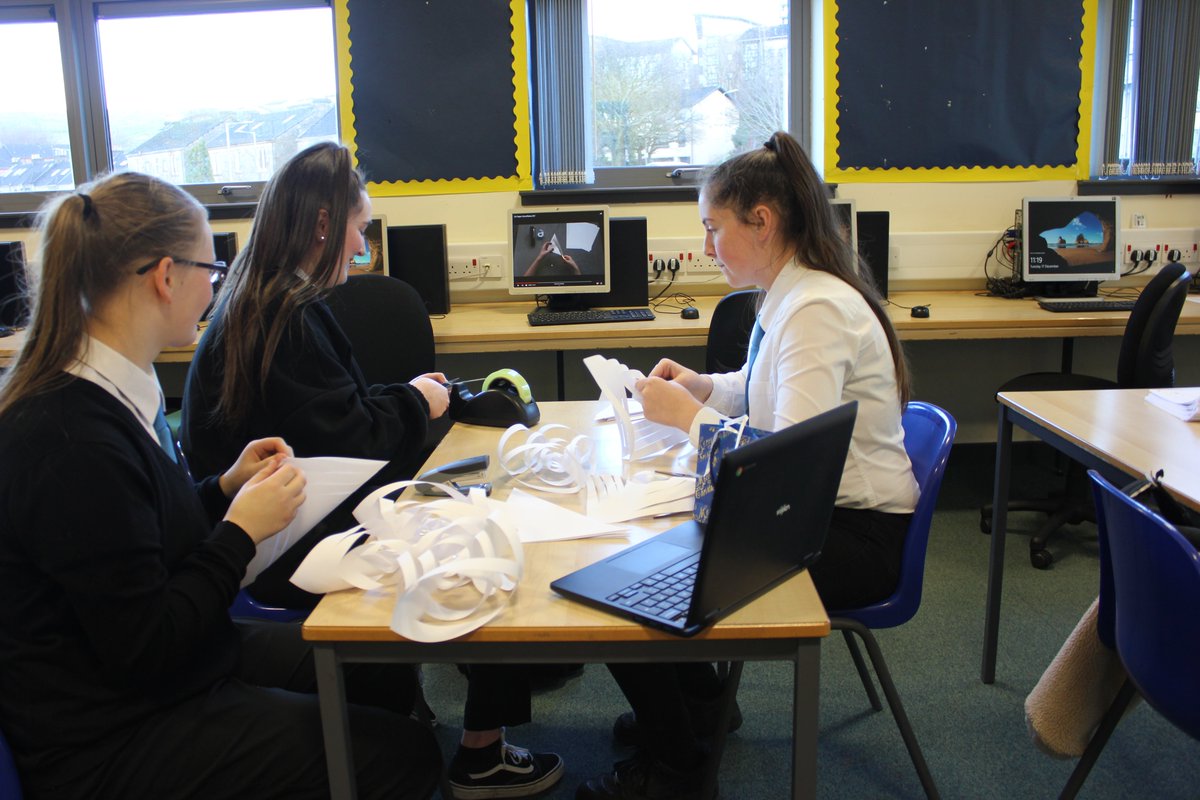 clydebankhigh's tweet photo. Digital Media pupils following an algorithm to create a beautiful origami snowflake. #MerryChristmas #digitalcomp #programmers https://t.co/qLqltXlKQg