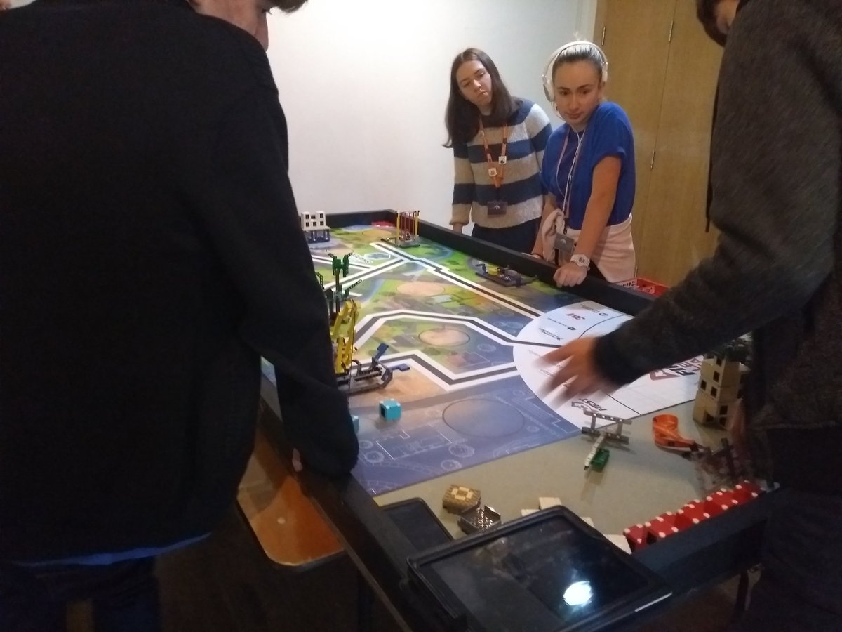 SGS_Computing's tweet image. Team #skyscraper testing... @stem4sussex @FLLUK