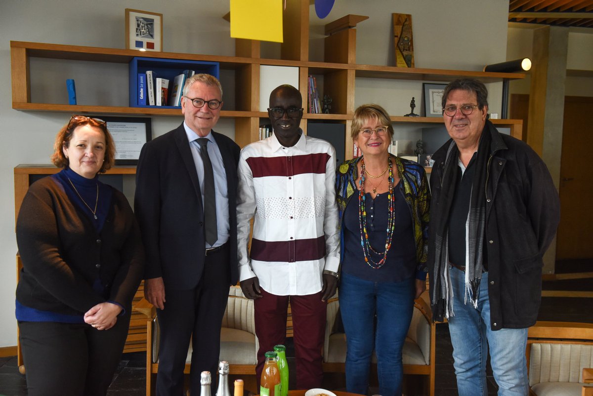 gerardallard's tweet photo. J'ai rencontré aujourd'hui M. Gana M'BAYE, maire de la commune de Bambey, qui était accompagné de Gwënaelle et Patrice Audoire de Baoback Association. Avec Véronique Charbonnier, nous avons pu tous échanger sur la coopération entre Rezé et le Sénégal. Une rencontre enrichissante! https://t.co/axkwE1x1sp