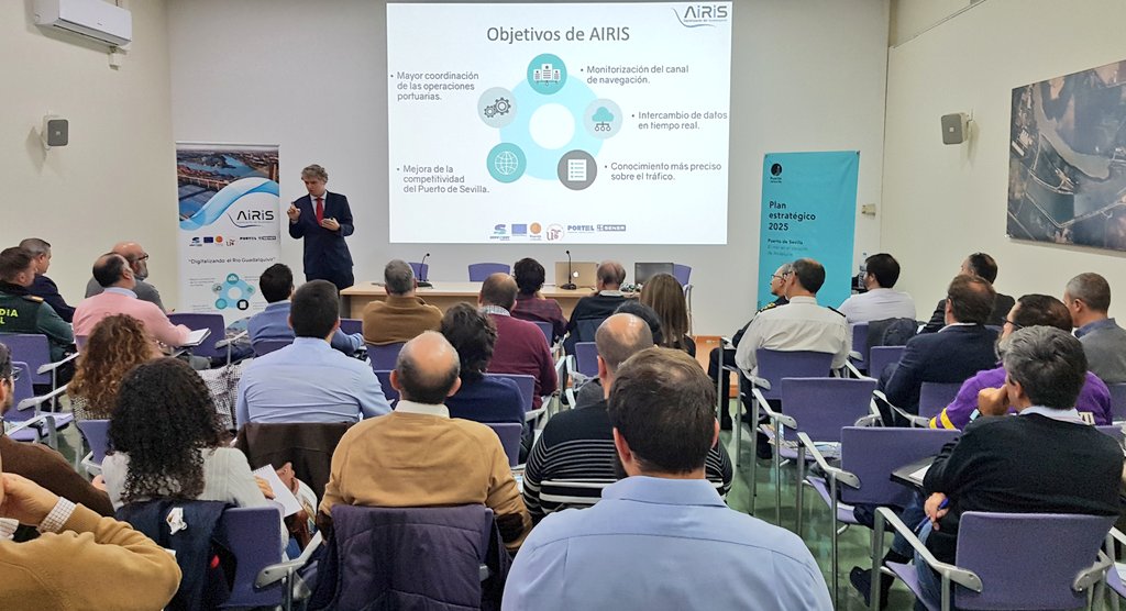PuertoDeSevilla's tweet photo. Con la digitalización del #Guadalquivir aprovecharemos al máximo la capacidad de la canal de navegación 🚢🌊 En la sesión de trabajo #ARIS 🇪🇺 #CEF avanzaremos en:

▶️la monitorización del río #IoT
▶️la web con datos en tiempo real y la #portguide
▶️el planificador de tráficos https://t.co/xttnW1V8ci