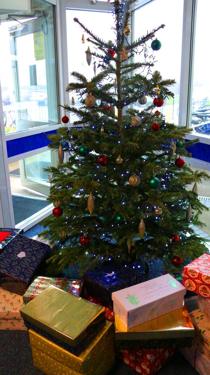 Huntington Sixth Form (@huntingtonyork6) on Twitter photo Our Sixth Form students and staff have been busy elves these last few weeks creating shoe box gifts. Silver Santa will deliver our festive boxes to care home residents who will be alone throughout the Christmas season. Our Sixth Form students and staff have been busy elves these last few weeks creating shoe box gifts. Silver Santa will deliver our festive boxes to care home residents who will be alone throughout the Christmas season.