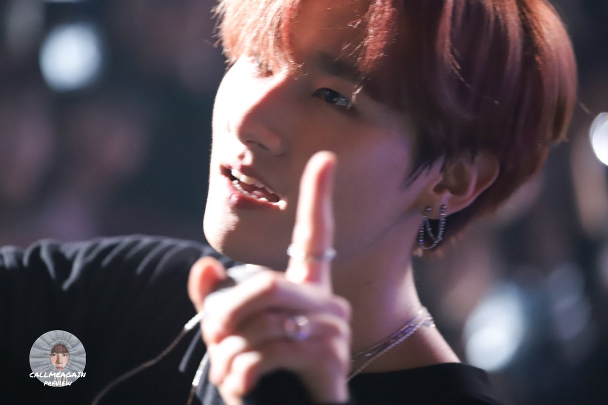 callmeagain_im's tweet photo. 191217 크리스마스 파티❤💚

창균의 미소는 지구를 구하다

#임창균 #아이엠 #창균 #アイエム #몬스타엑스아이엠 #IM #몬스타엑스 #MONSTA_X #MONSTAX https://t.co/OcRDumFUBw