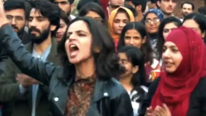 fatah_pak's tweet photo. Revolution is a woman. https://t.co/Dtu2JX3Ztn
