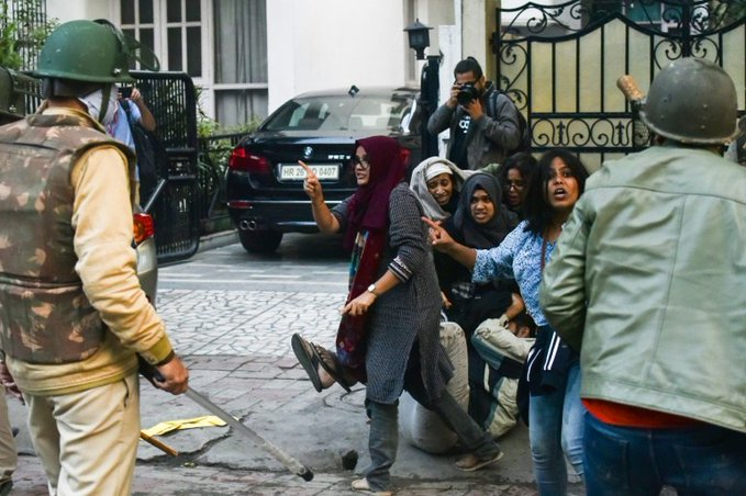 fatah_pak's tweet photo. Revolution is a woman. https://t.co/Dtu2JX3Ztn