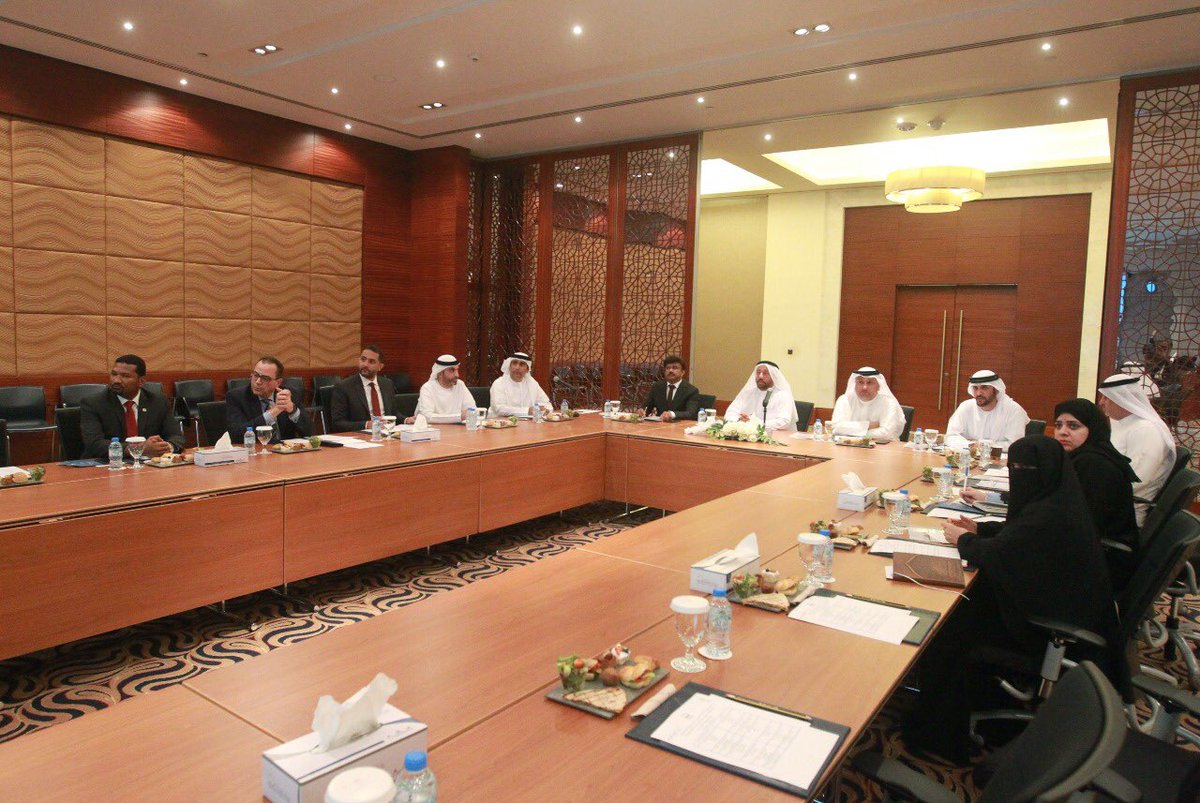 Sharjah_Chamber's tweet photo. غرفة الشارقة تؤكد على تطوير عمل المجموعات وبلورة آليات تعزز القطاعات الاقتصادية في الإمارة  خلال اجتماعها الدوري والأخير للعام الجاري برئاسة سعادة عبدالله سلطان العويس رئيس مجلس الإدارة مع رؤساء ونواب مجموعات العمل القطاعية بحضور سعادة محمد أحمد أمين مدير عام الغرفة https://t.co/Rqq1XWCdXL