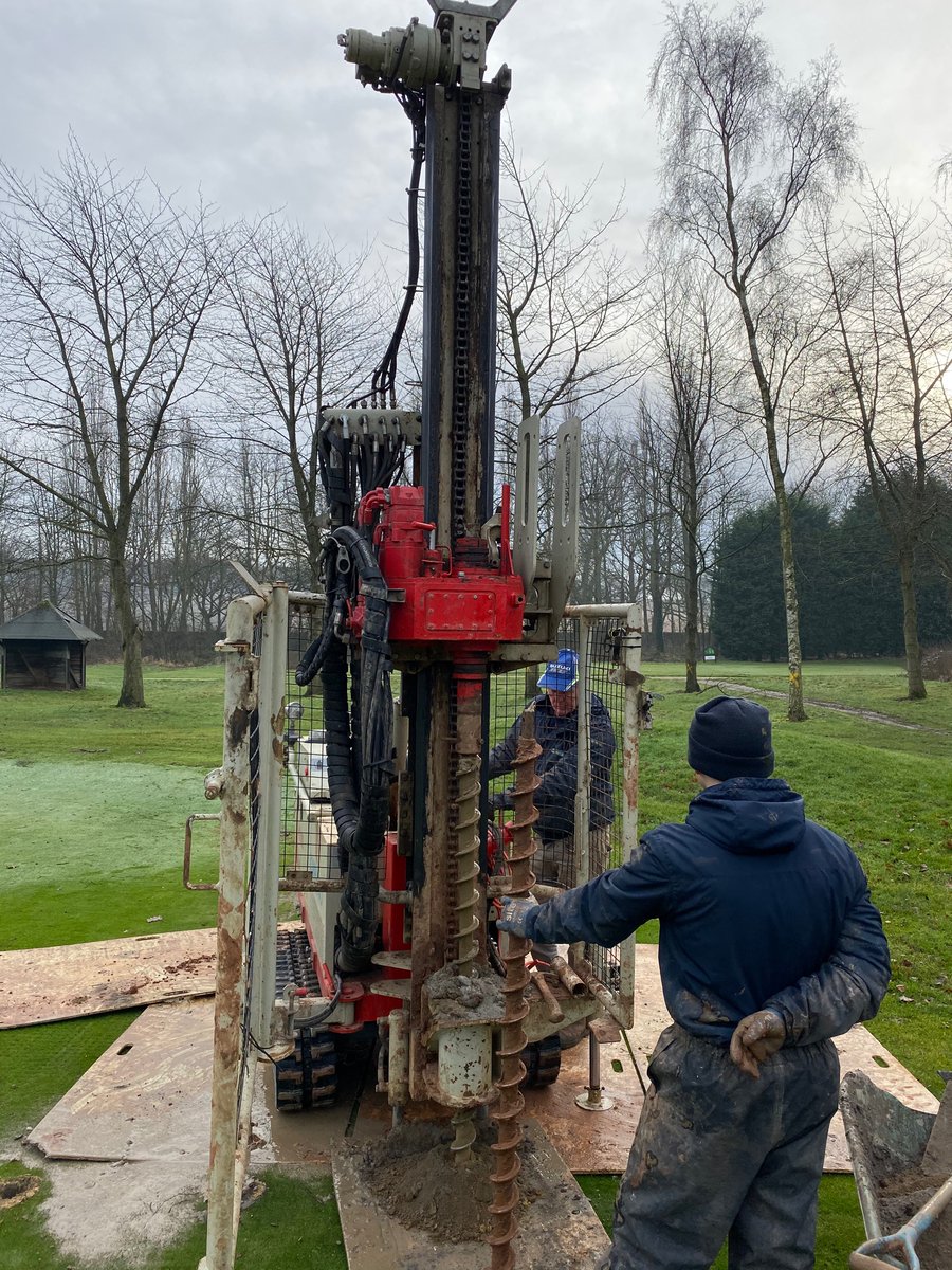 WakefieldGCGre1's tweet photo. Interesting to watch @GroundwaterD test drilling 4th green down to 40ft.  #soggyhole https://t.co/uqEyzKfamT