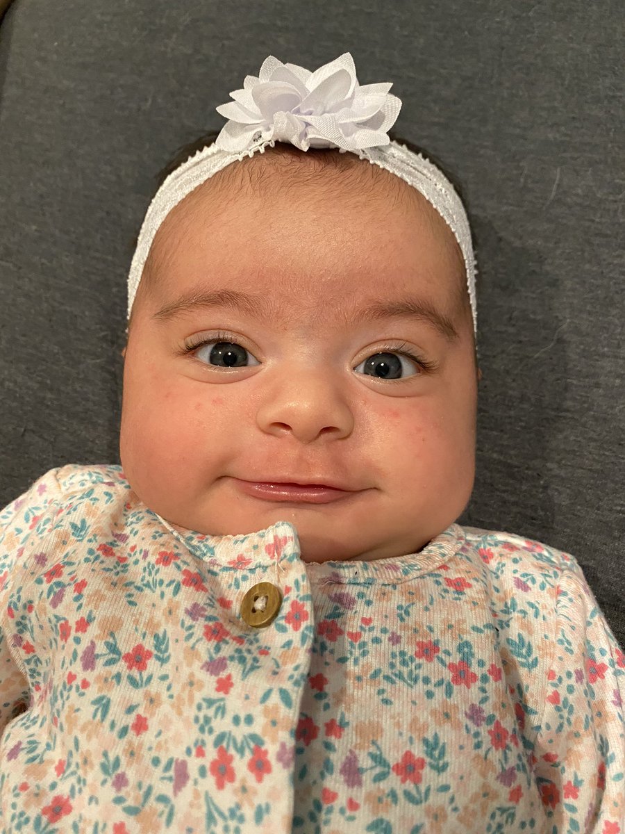 sidney_alaniz's tweet image. growing a tiny human in my belly for 9 months and giving birth to her