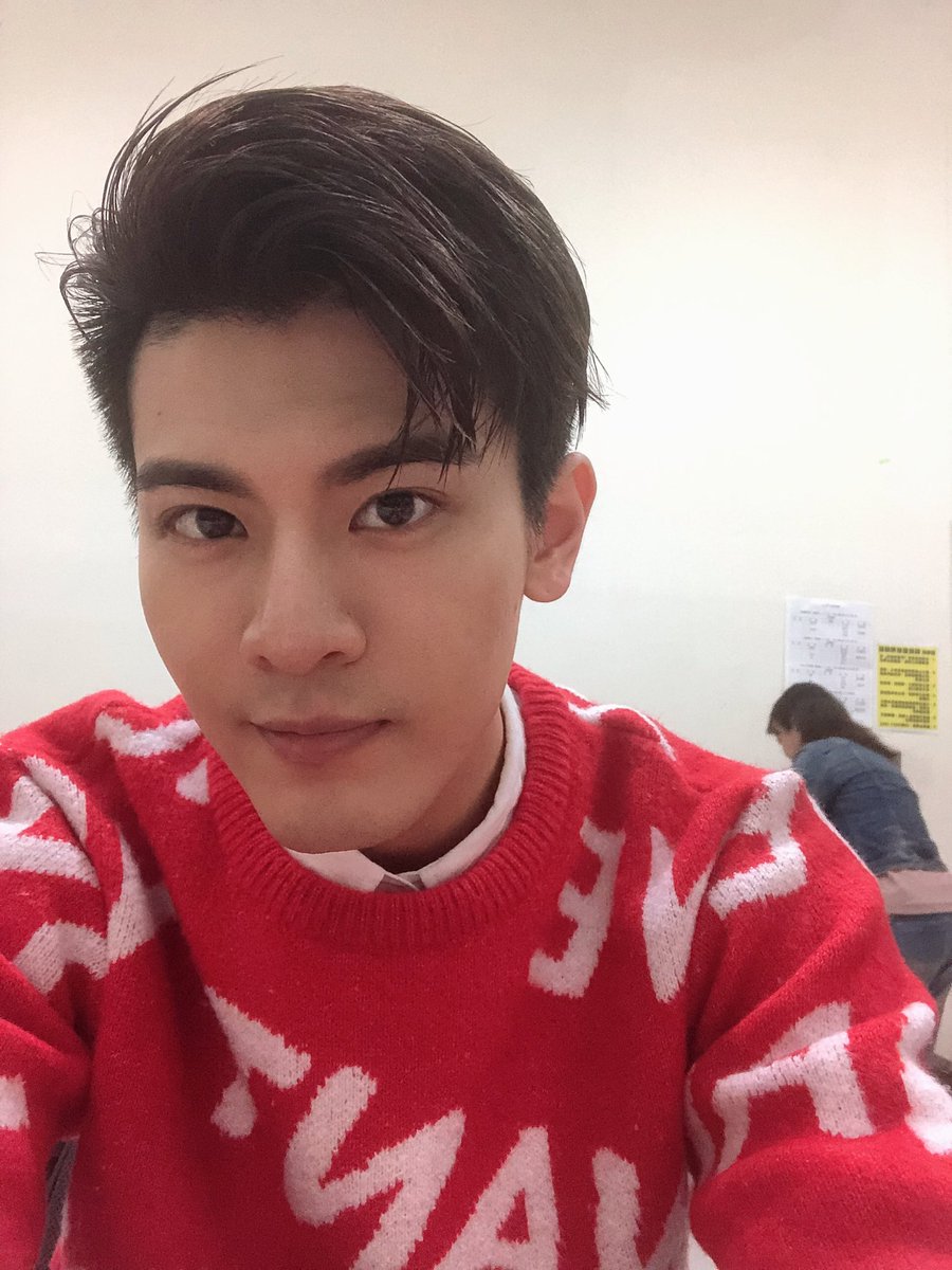 _ChrisWu_'s tweet photo. 五！！！

#吳承洋 
#吳承洋chriswu 
#起承 
#起承miniconcert https://t.co/GVUDIEHHkX