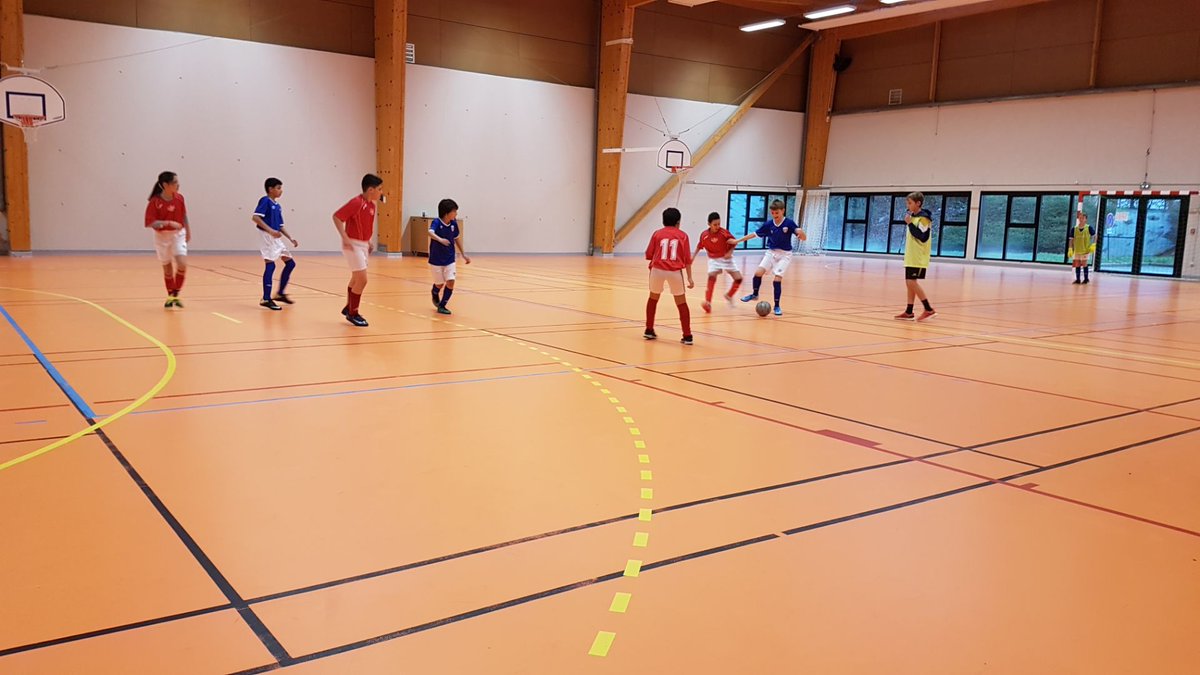 UNSSOrne's tweet photo. 1er trophée des sections sportives foot @ornedepartement à @ClgGace61. 100 élèves dans une ambiance chaleureuse. @unss https://t.co/tfZmj9qqiw
