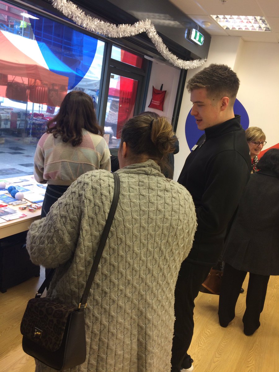 NHSEastBerksCCG's tweet photo. Come down to #OpenDoorsEvent in Slough High St next to Subway and get info about Health &amp; Social Care @SloughCouncil @Solutions4H @TTBerkshire @EveryoneActive @HealthMakersUK https://t.co/3gdxtMSlRW