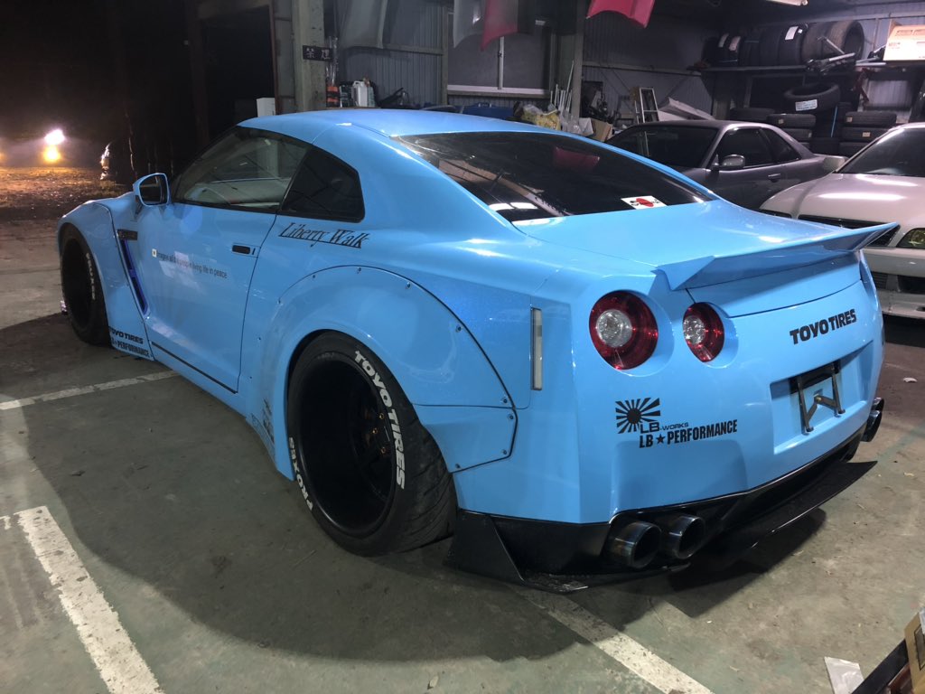 かずま ずっとgt R買う買う詐欺して来たけど やっと買えたー 代でr35の夢は叶いました R35 リバティーウォーク Lbワークス