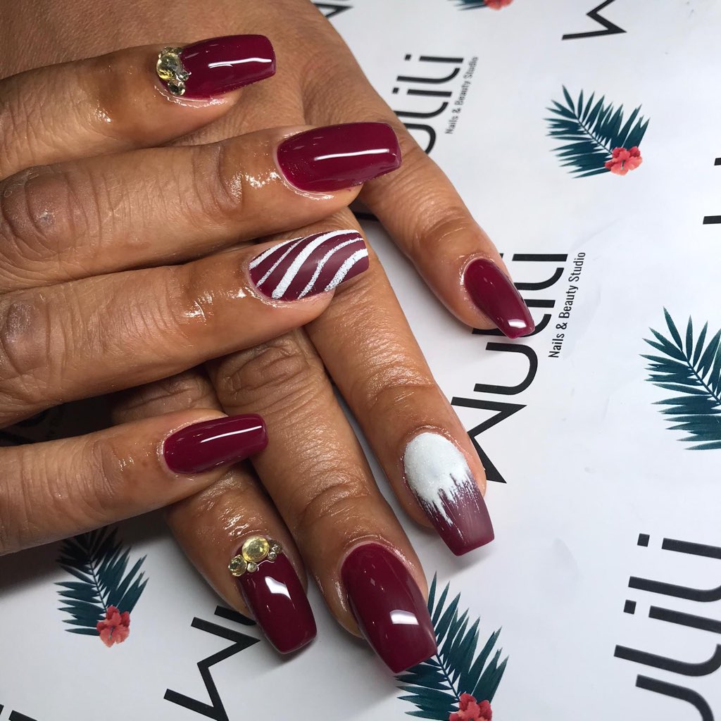 wulilinbs's tweet photo. W U L I L I   CREATIVITY 🎨🧚🏾‍♀️

( Thread 👆🏽 &amp; 👇🏼) 

#RT Apprécié 😊

#wulili #gelnails #douala #cameroun #nails #wulilinbs #nailscreationg #noel #Christmas #NewYear2020 https://t.co/P1KmZNBIh4