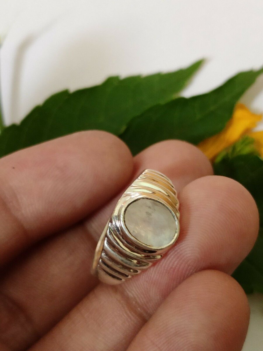gemstonejewelr3's tweet photo. Rainbow Moonstone Ring In 925 Sterling Silver๐โค๏ธ
#rainbowmoonstonering
#moonstonering
#moonstonejewelry
#buynow #boho #bohemianjewelry #ring #jewelry #daintyring #hippiering #lovelyring #junebirthstonering #ovalstonering #blueflashring #handmadering #promisering #friendshipring https://t.co/mVrmTFC3U0