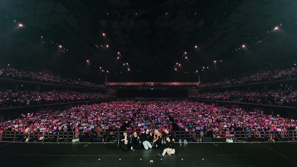 OfficialMONSTAX's tweet photo. [#MONSTA_X]  
191217 #몬스타엑스
Christmas Party 2019 
in #TOKYO 완료

#MONSTAX
#사랑한다몬베베 https://t.co/fnhsL2pUIv