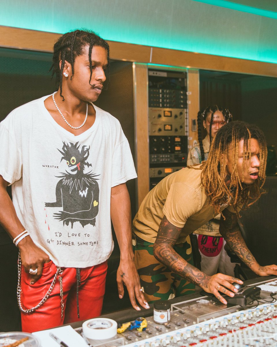 PierreMaurer's tweet image. @SwaeLee as sound engineer! No 🧢
📸 by @PierreMaurer