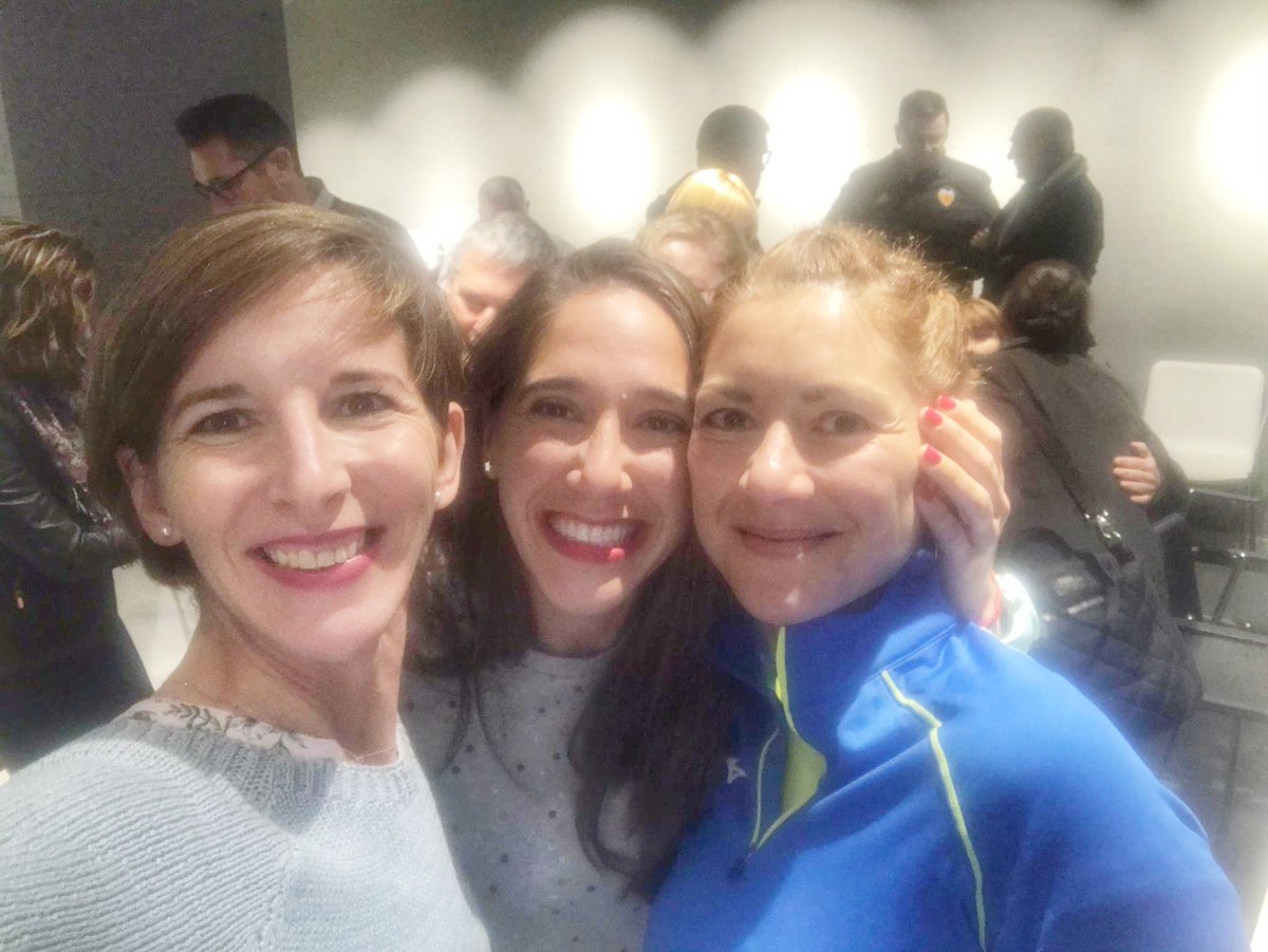 JuntasEsMejor's tweet photo. Ojalá la vida te devuelva todo el cariño que tú le das a ella 😍
Enhorabuena y mucho ánimo amiga en esta nueva andadura ♥️🏃♀️🏃♂️♥️
#NLTT #Sororidad #NuevaEtapa #MujeresQueInspiran https://t.co/jgFQk2uwVc