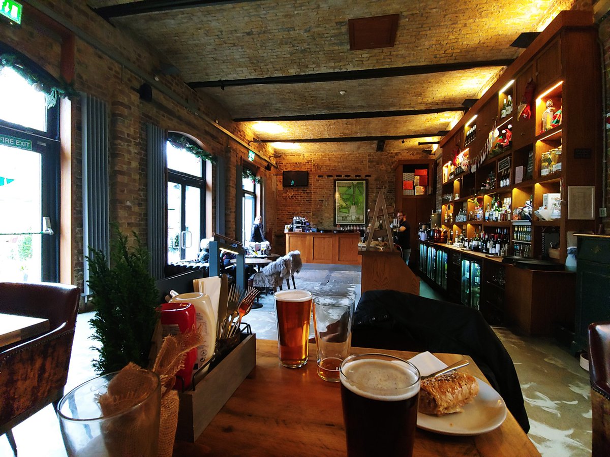 BGHpunter's tweet photo. I'll be honest, I get confused when I visit #Greenwich's @OldBrewery, as venturing inside from the beer garden to the loo usually ends with me lost inside the Royal Naval College. But does this stunning setting make it the #bestboozer in town? @BGHAwards #drinklocal #NavalDazing https://t.co/RDdwgBQHx2