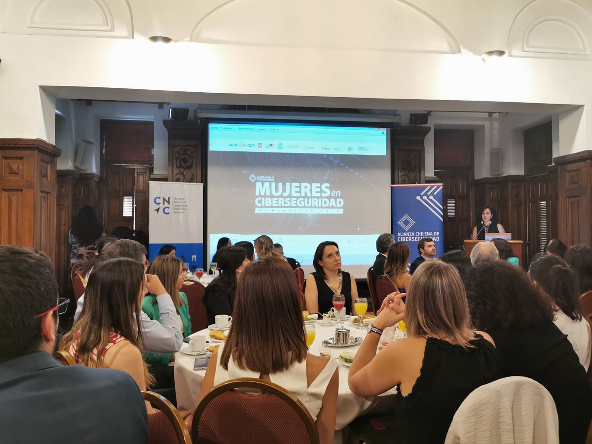 Destacada participación de @Maqueveq en #mujeresenciberseguridad de la @CibSeguridadCL 'Muchas veces las oportunidades están para nosotras, nuestra responsabilidad es tomarlas'.

La nueva economía las necesita!