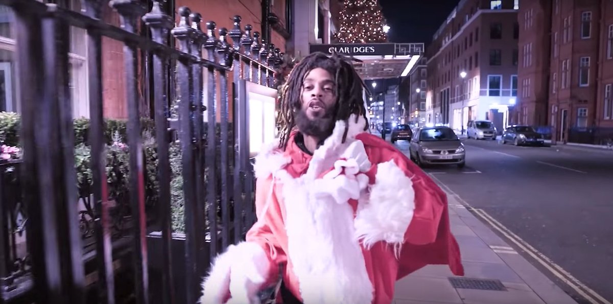 As 'Rasta Claus', Durrty Goodz (@DurrtyF) spits about Christmas dinner, crackers, the nativity and Home Alone in his new music video.

onceuponagrime.com/2019/12/durrty…