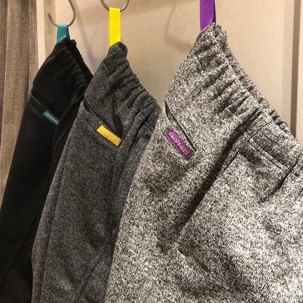 Beams Twitterissa 急な寒い日 着込むのもいいですが 暖かさはもちろん見た目にもスマートな Gramicci Beams 別注 フリースナローパンツの出番です T Co bur8t05p Beams ビームス パンツ Gramicci グラミチ パンツ フリース Beams Ms Casual