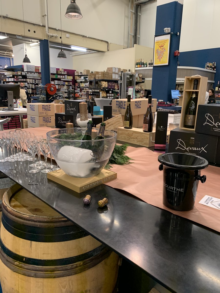 Merci à nos fournisseurs @clementfaugier
 et @champagne_devaux pour avoir animé notre « Cuisine en fête » d’hier. De fines dégustations étaient à l’honneur !

#Maisonmédelys #Médelys #Medelys #30ansdepassion #Rungis #Paris #marchederungis