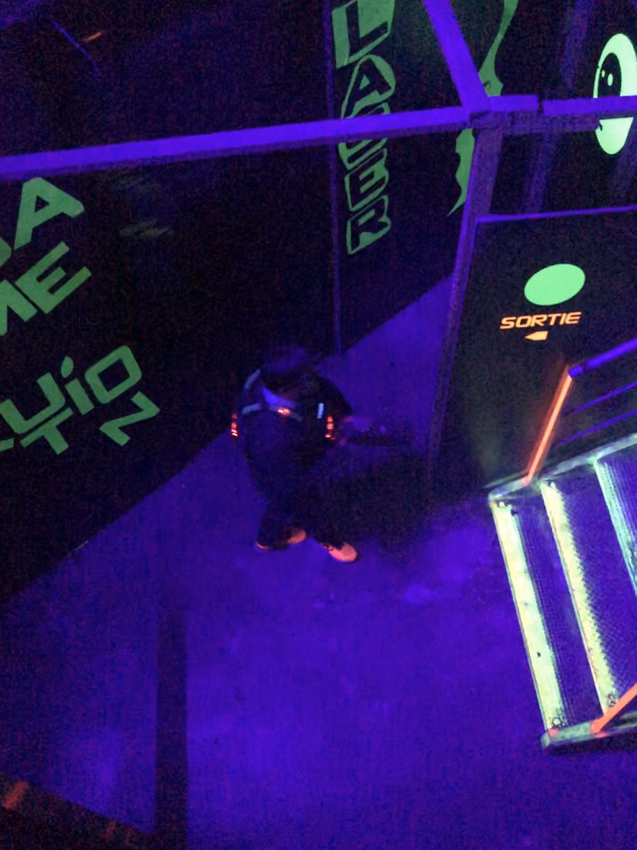 🎄☃️ Après la distribution des cadeaux 🎁 on vise dans le mille 🎯 au laser game avec l #APPIMarignane ! Bon moment de détente après cette belle année ! Merci à toutes &amp; tous, spéciale dédicace à <a href="/Sergeguende1/">Sergeguende</a> tu vas nous manquer 😜