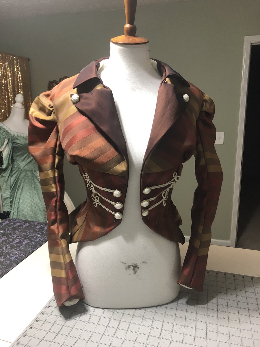 CaseyReneeCos's tweet photo. The jacket just needs hooks in the front and it’s done. Making a hat to go with the ensemble today!
#costumemaking #sewing #sewingwip https://t.co/fLg89CKmc0