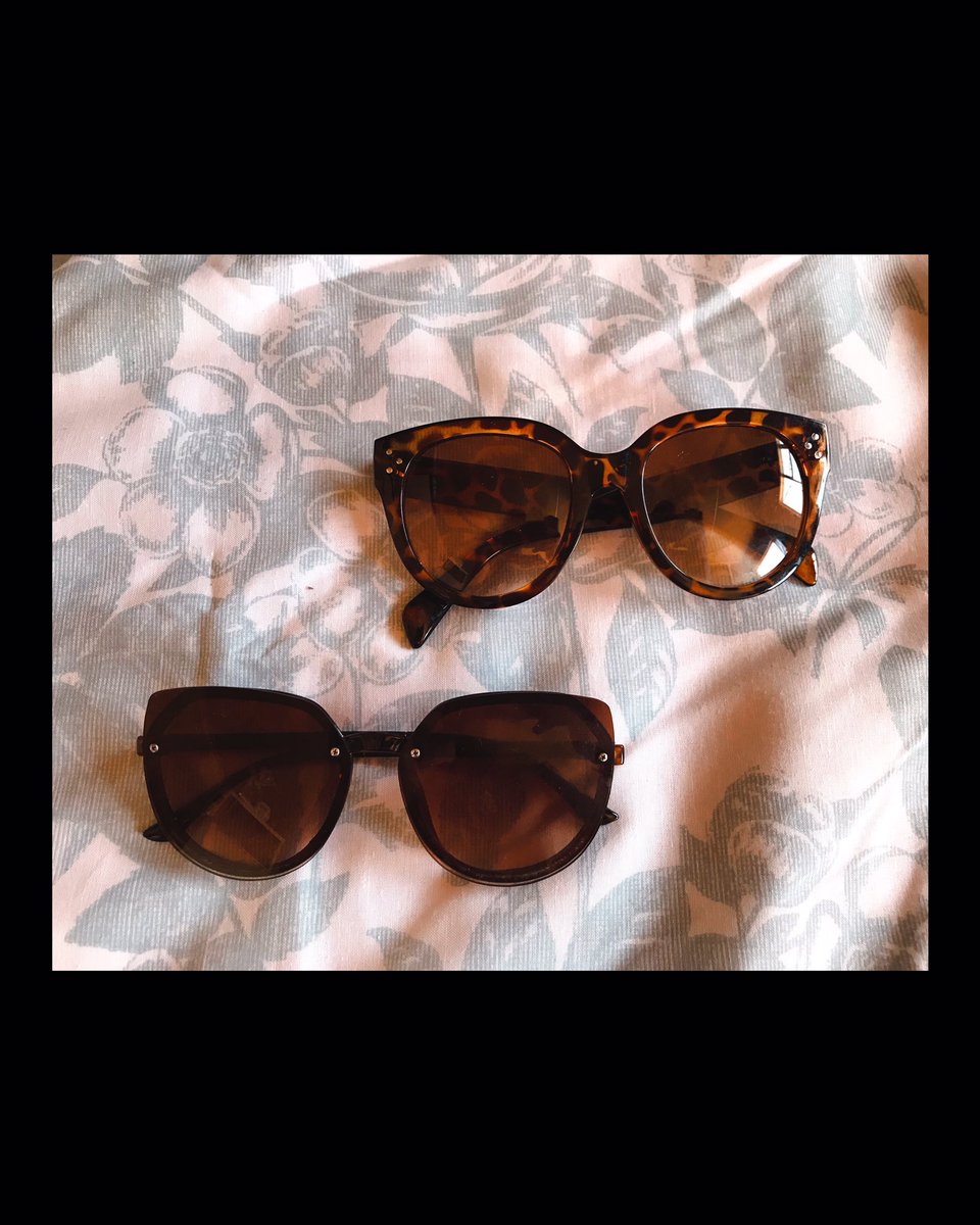 MiimsCloset's tweet photo. Shades : 1 is R30 2 is R50 | Shoes R100 size 4 | Purse R80 | The whole combo is R200 . Delivery is free around Soweto and Johannesburg. Purchase via DM or Instagram . #TuesdayThoughts #SupaMEGAWattPlug #DJSBU https://t.co/gu78nl3IEB