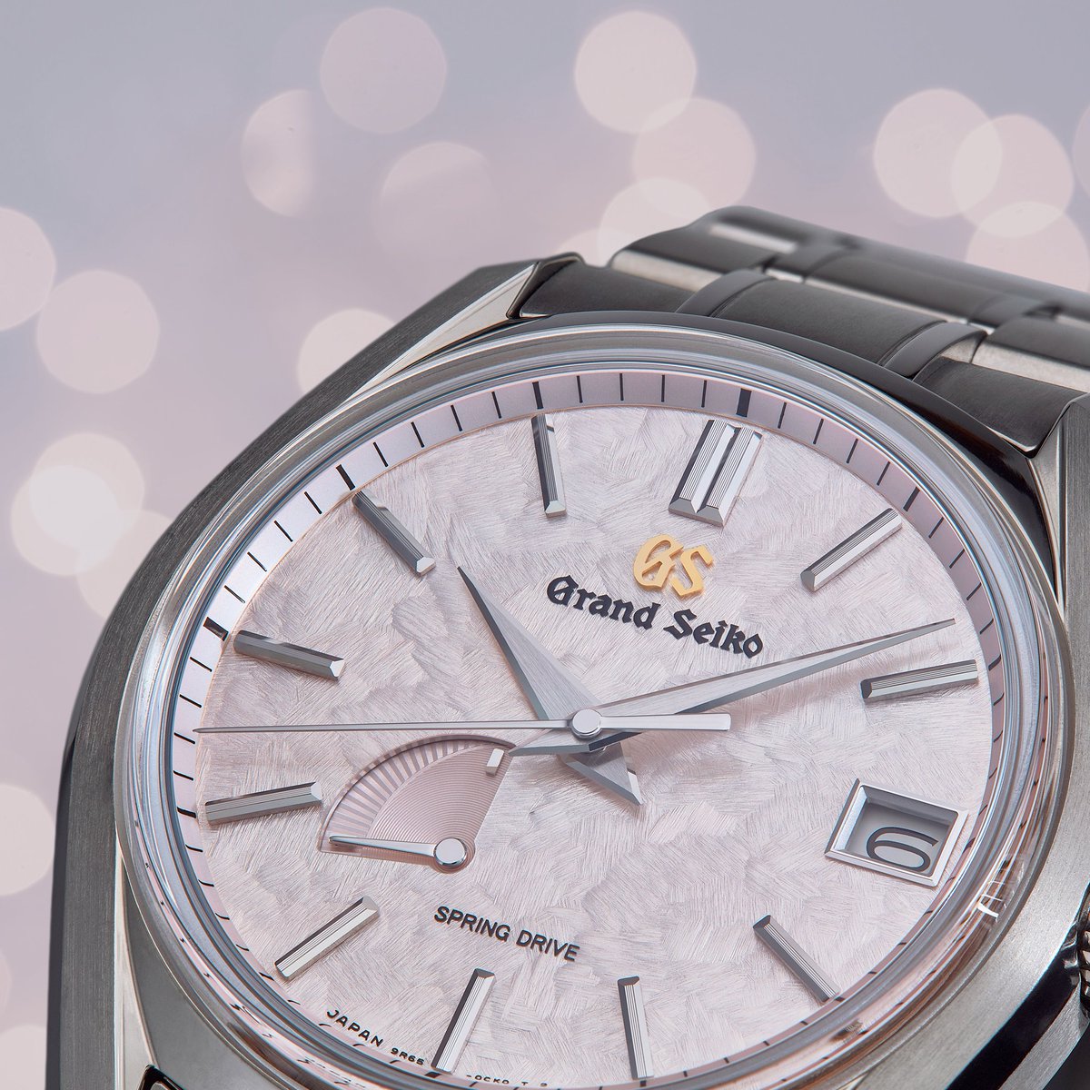 grandseikousa's tweet image. Sakura blossoms fall from the trees during the Japanese vernal equinox, swirling and dancing like patterns on the textured pink dial of #SBGA413. This holiday season, we&apos;re reminded of the fleeting nature of Shunbun, which reflects a continual passage of time. #NatureOfTime
