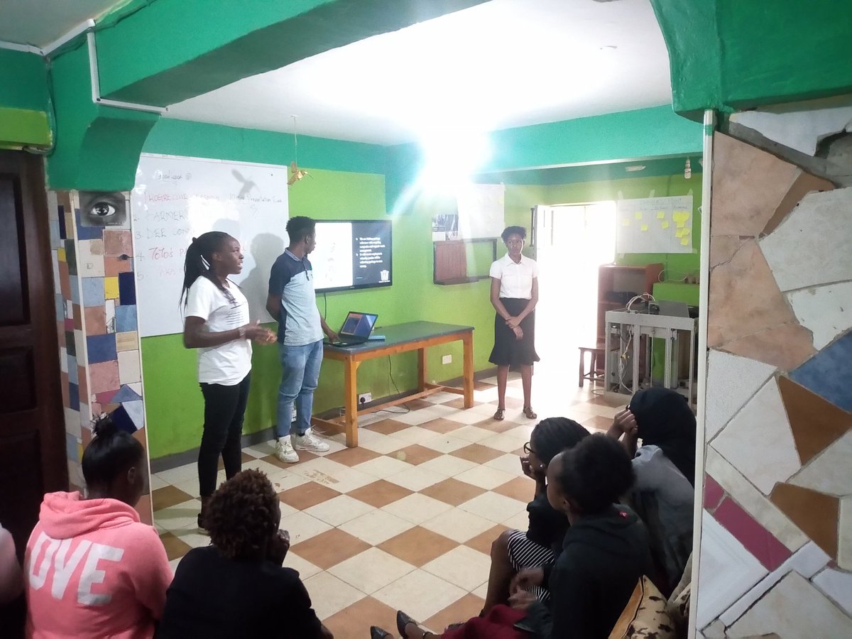 TunapandaOrg's tweet photo. Last but not least , we have Taka Ni Pato pitching their awesome environmental friendly idea.
#cohortEleven
#finalPitches https://t.co/CFoJlcw4JE
