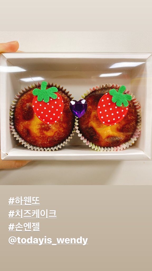 SSWstation's tweet photo. Our angel Wendy prepared cheese tarts for managers~
#AngelSon indeed, she truly is the sweetest and kindest person 🥰👩🍳 https://t.co/zLo68gmnwl