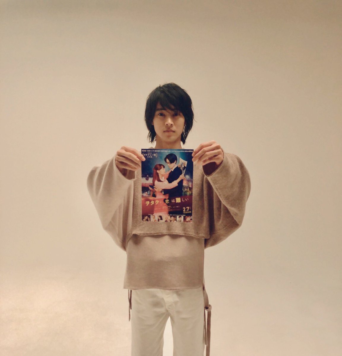 mi_kento97's tweet photo. 持ち方のくせが強いwww https://t.co/15AGkaR5tl