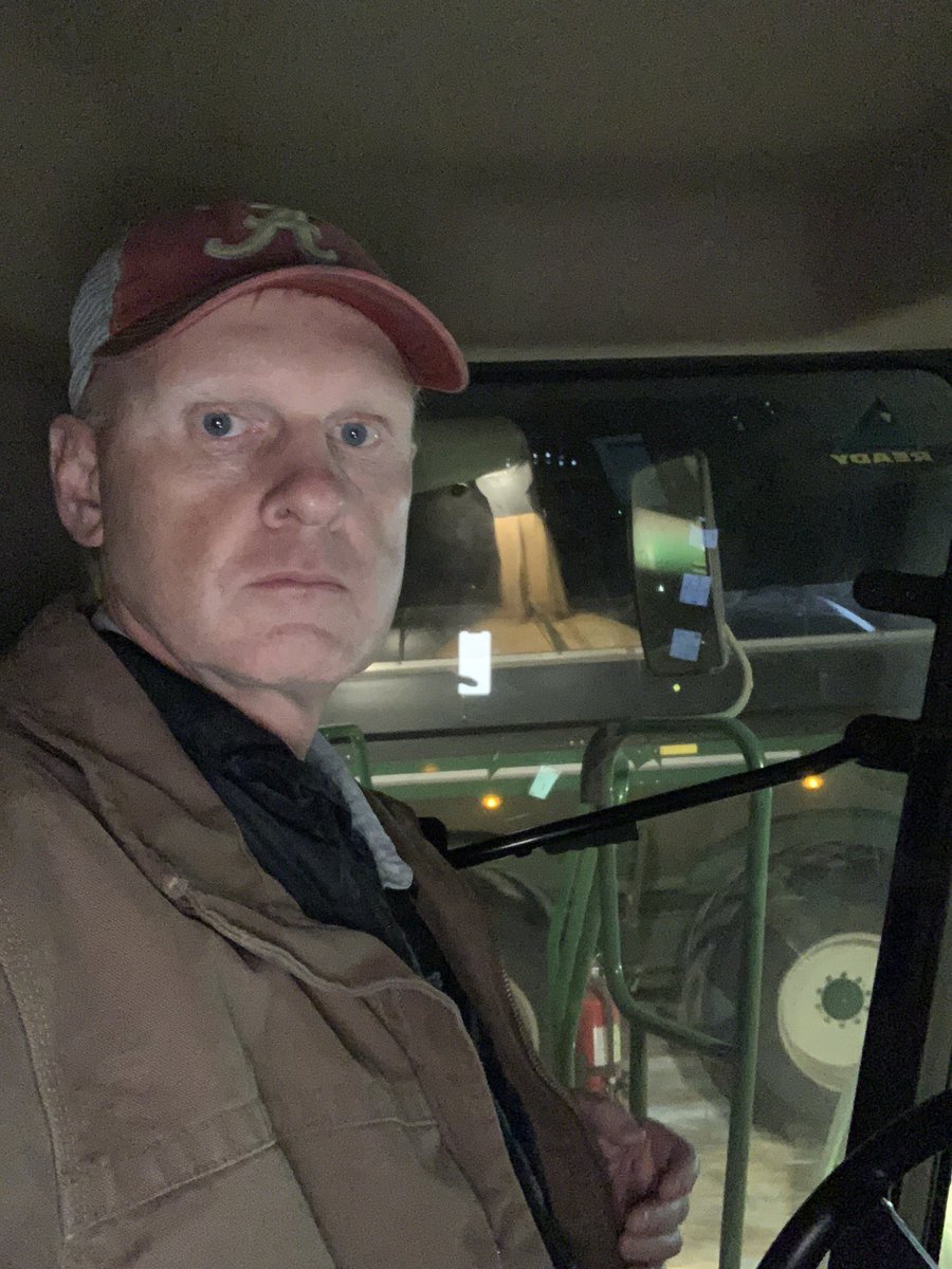 WTF is wrong with me?  I’m supposed to be done with harvest and here I am at 5 in the morning cutting neighbor corn in the snow. I must love this shit.