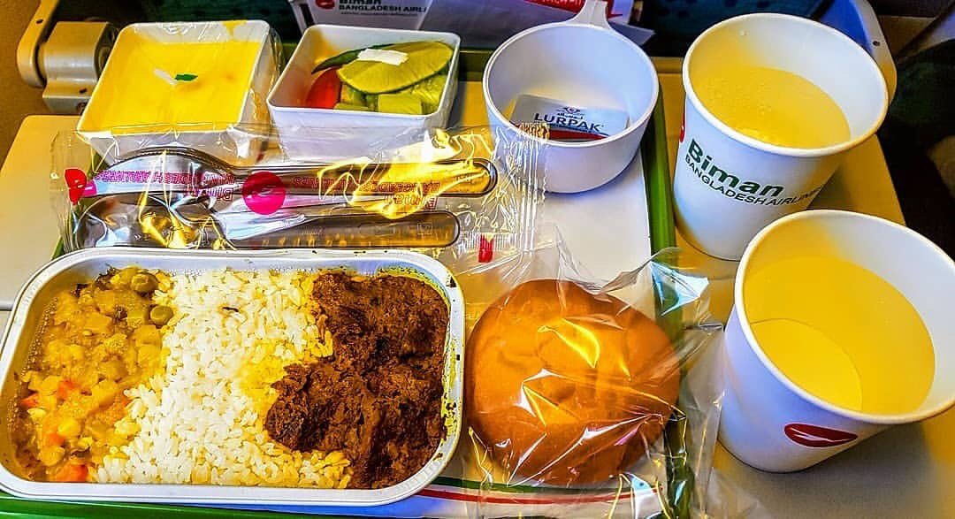 mrsaif2022's tweet image. &amp;gt;&amp;gt;&amp;gt; বাংলাদেশ বিমানের সিডিউল ঠিকঠাক না থাকলেও বিমানের খাবার মোটামুটি ভালোই আছে। তবে আগের চেয়ে ভালো হয়েছে খাবারের মেন্যু ও মান--- 👍👍👌👌👌