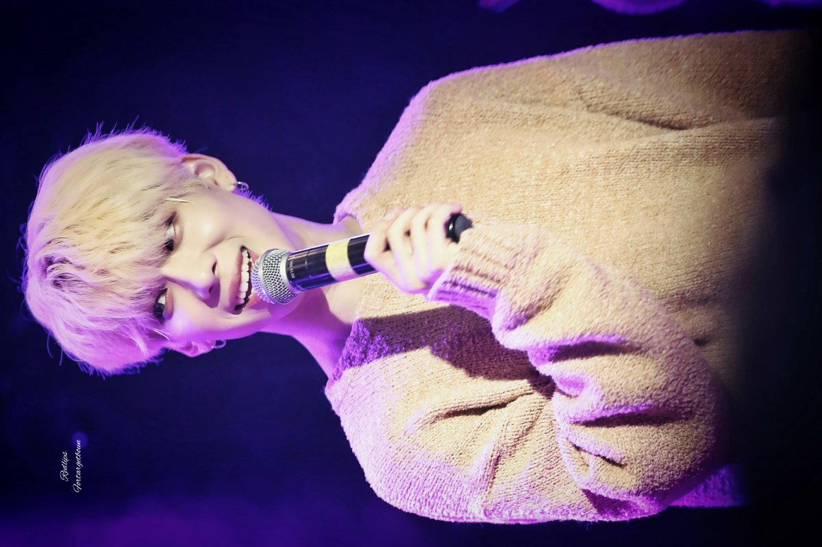 red lips💄 tweet media