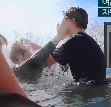 modern_swan_'s tweet photo. K-drama                          K-ookmin https://t.co/d3FclKv2dr