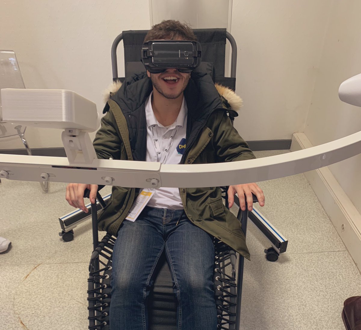 🏞 | Immersion totale avec la #RealiteVirtuelle. Un concept unique proposé par <a href="/VirtySens/">VirtySens</a> pour les personnes hospitalisées qui ne peuvent pas sortir de l’hôpital. 

#MBADMB #2D